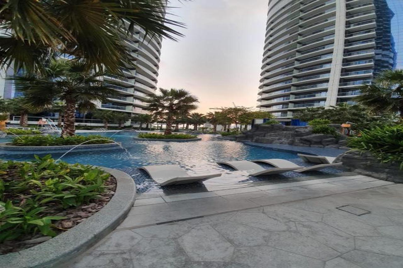 Апарт отель Damac Royale Damac Towers Дубай Экстерьер фото