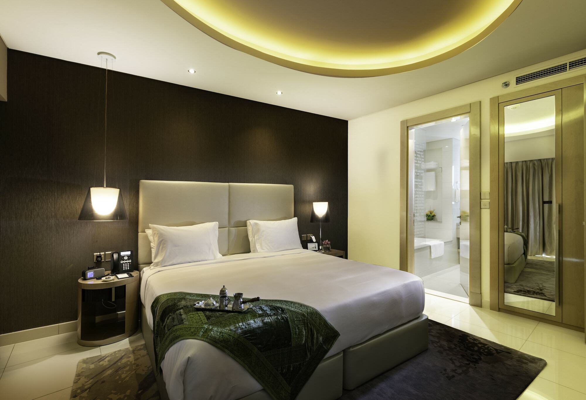 Апарт отель Damac Royale Damac Towers Дубай Экстерьер фото